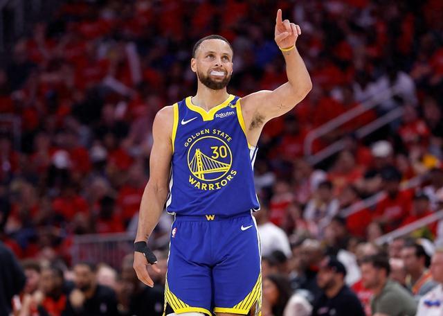 库里：首冠是最喜欢冠军之一 庆幸有得选 仍清晰记得擒灰熊斩73胜