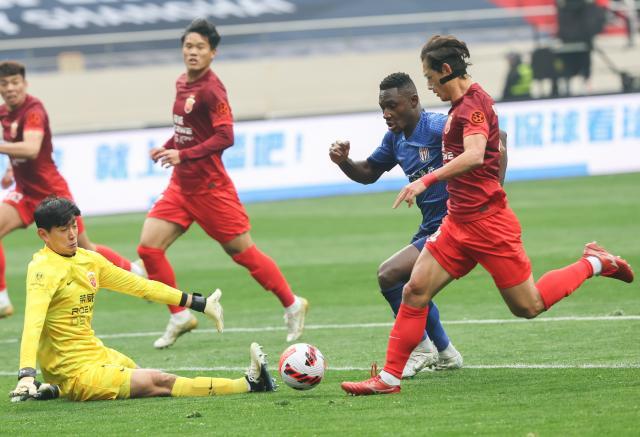虎扑体育-新上海德比有别超级杯：申花愈战愈强 海港展新颜
