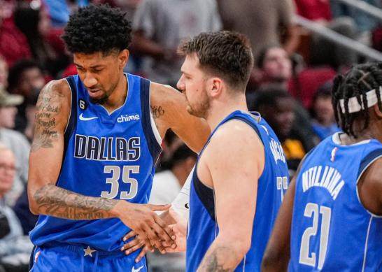 NBA-下半场发威足以击败火箭 独行侠7连胜稳坐西部前4